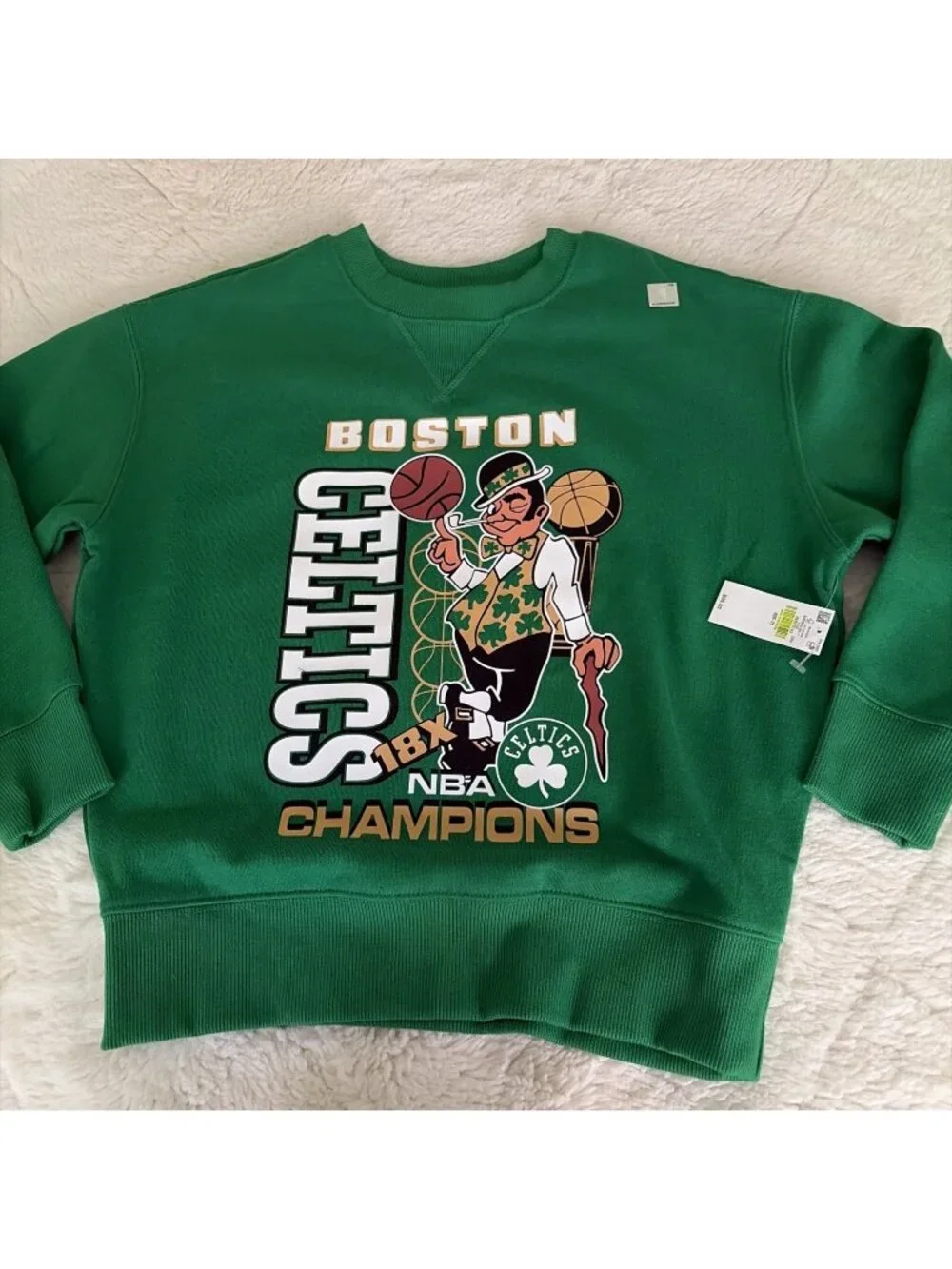 Old Navy NBA Boston Celtics Pullover Sweater NWT 6/7 Small Boys